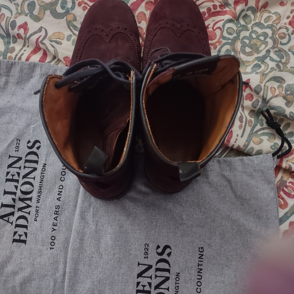 Men's Suede Wingtip Lace-Up Boots in Burgundy - Picture 2 of 5